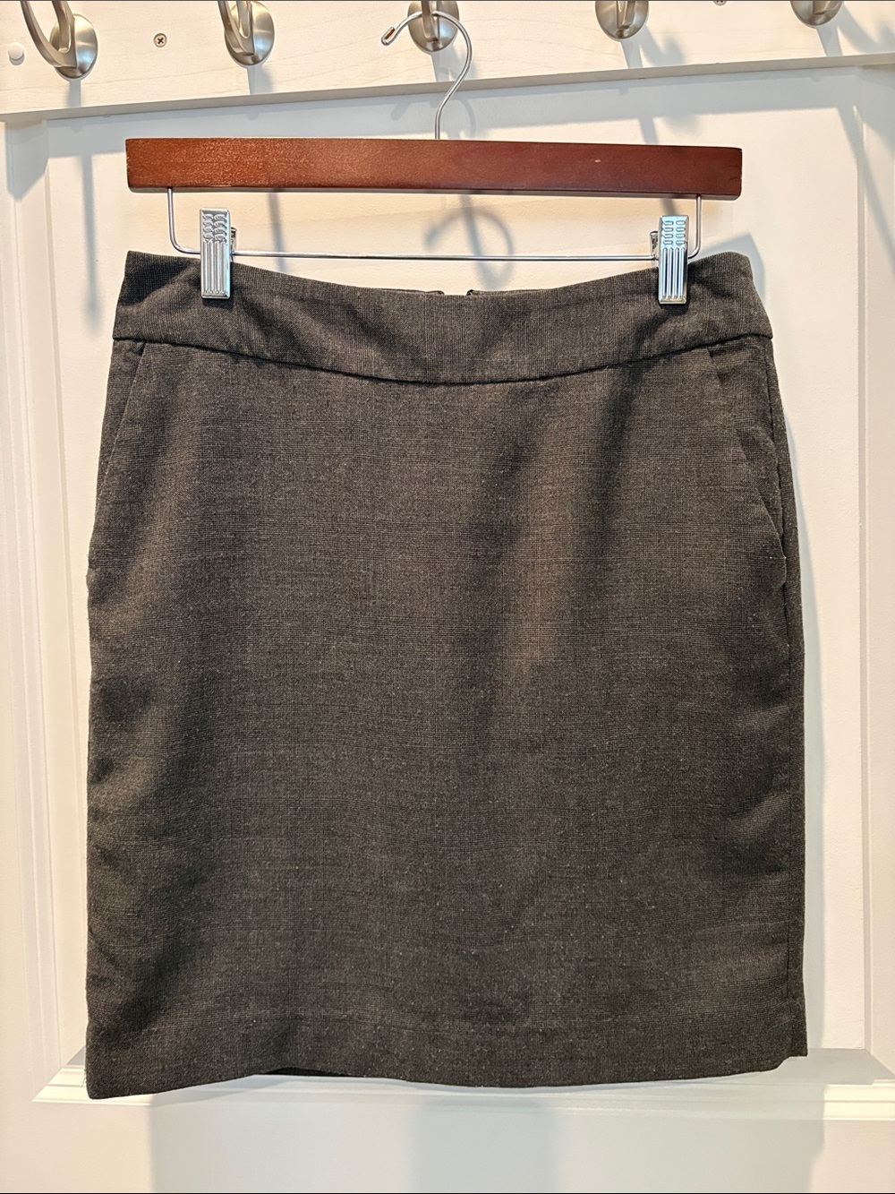 Banana Republic Pencil Skirt - size 4